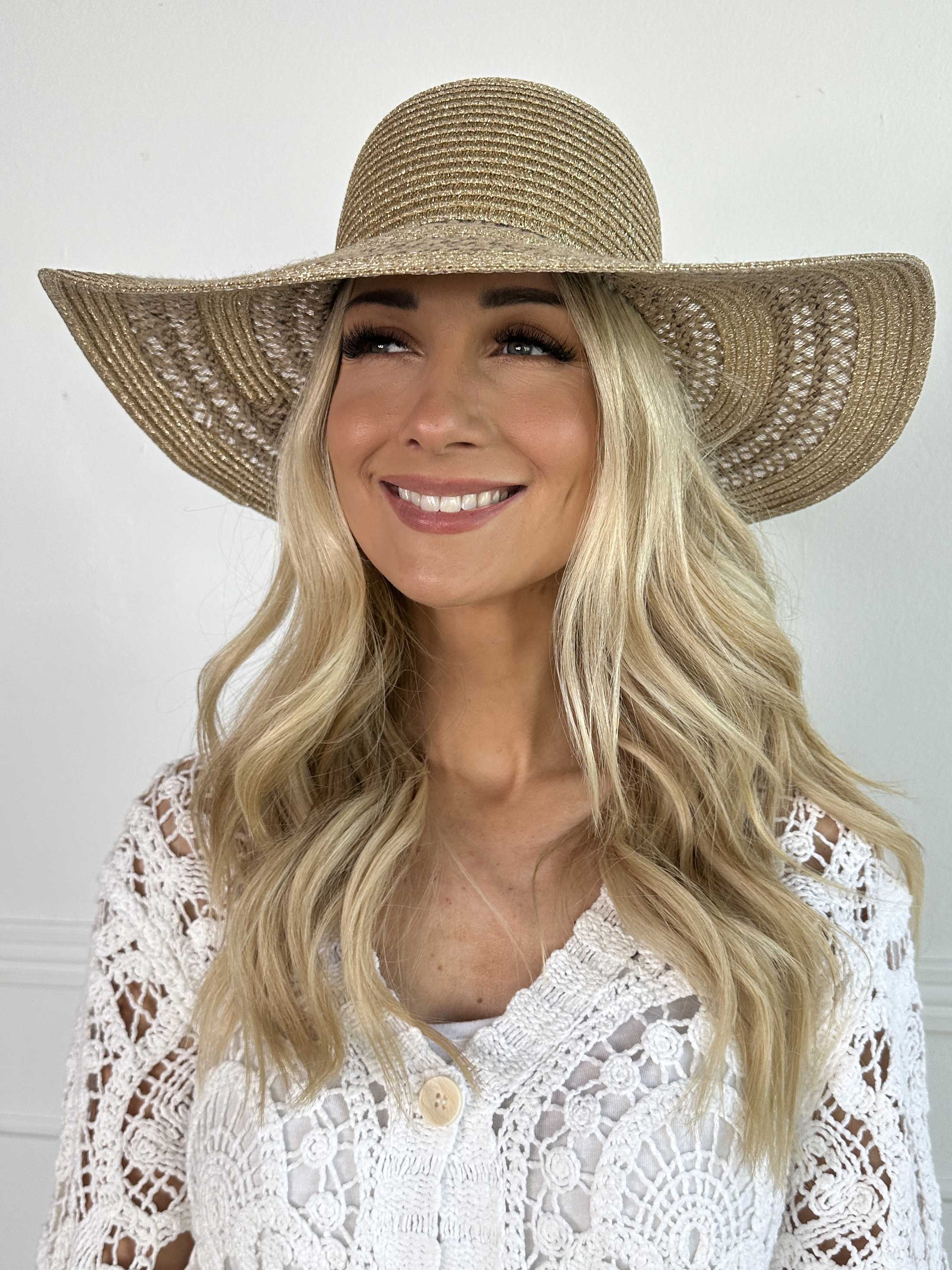 Pauline - Strå sommerhat med mudfarvet og guld flet